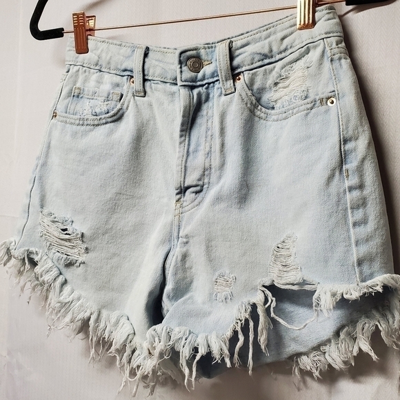 Highest-Rise Light Wash Button Fly Shorts - Picture 3 of 11